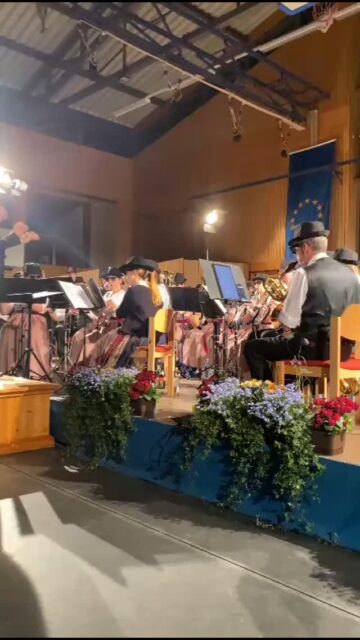 Da kann keiner mehr still sitzen #musikkapellebernau #stimmumgsvoll